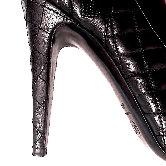 Like New CHANEL CC Knee Hi Leather Heeled Boot, 39.5, Rare - Picture 6 of 9